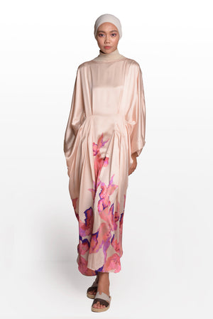 Kundang Pleated Kaftan in Pink and Beige : 3thelabel x Nazleen Noor